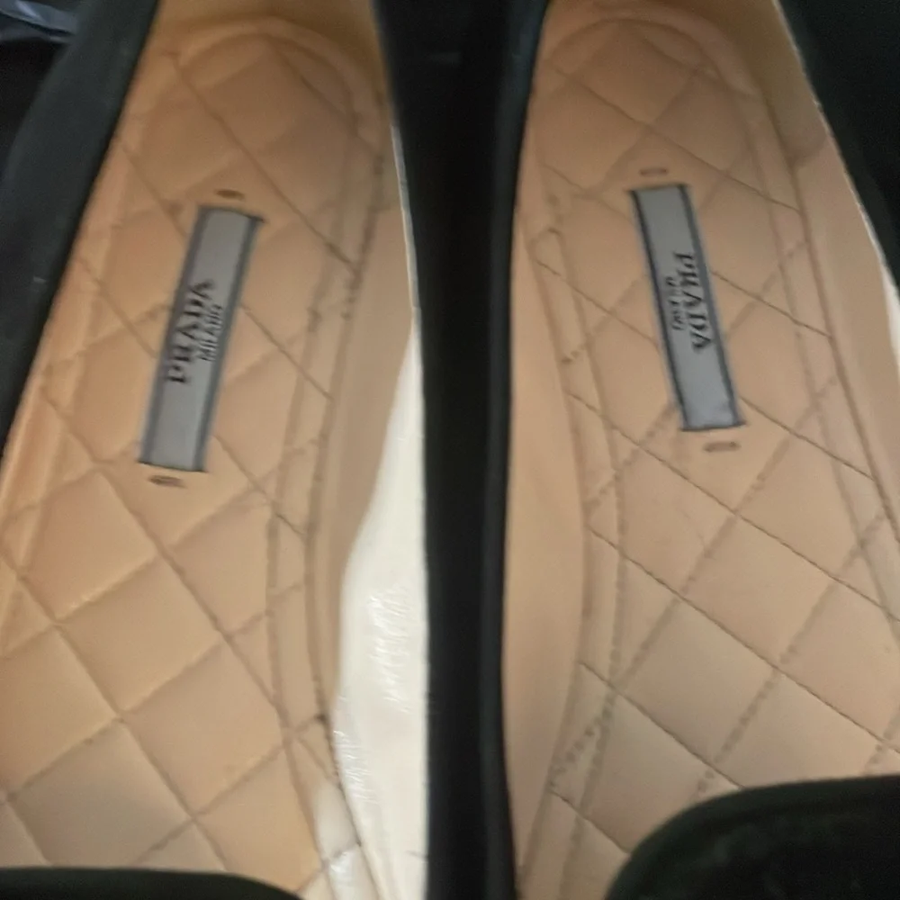 Authentic Prada velvet shoes - Picture 9 of 9